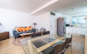 Stylish Flat Between London Bridge & Tower Bridge